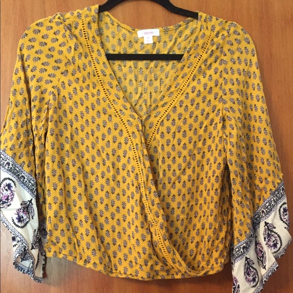 Cropped Flowy Boho Top - Picture 2 of 3